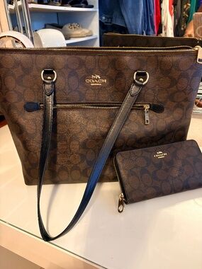 COACH MONOGRAM TOTE WITH MATCHING WALLET